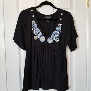 💰💰Embellished black top.💰💰